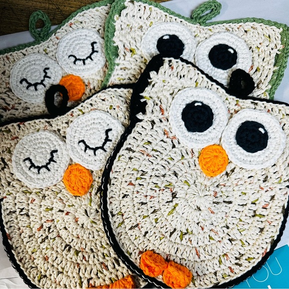 Sage and Natural Tan Crocheted Owl Potholders, Kitchen Decor - Picture 5 of 8